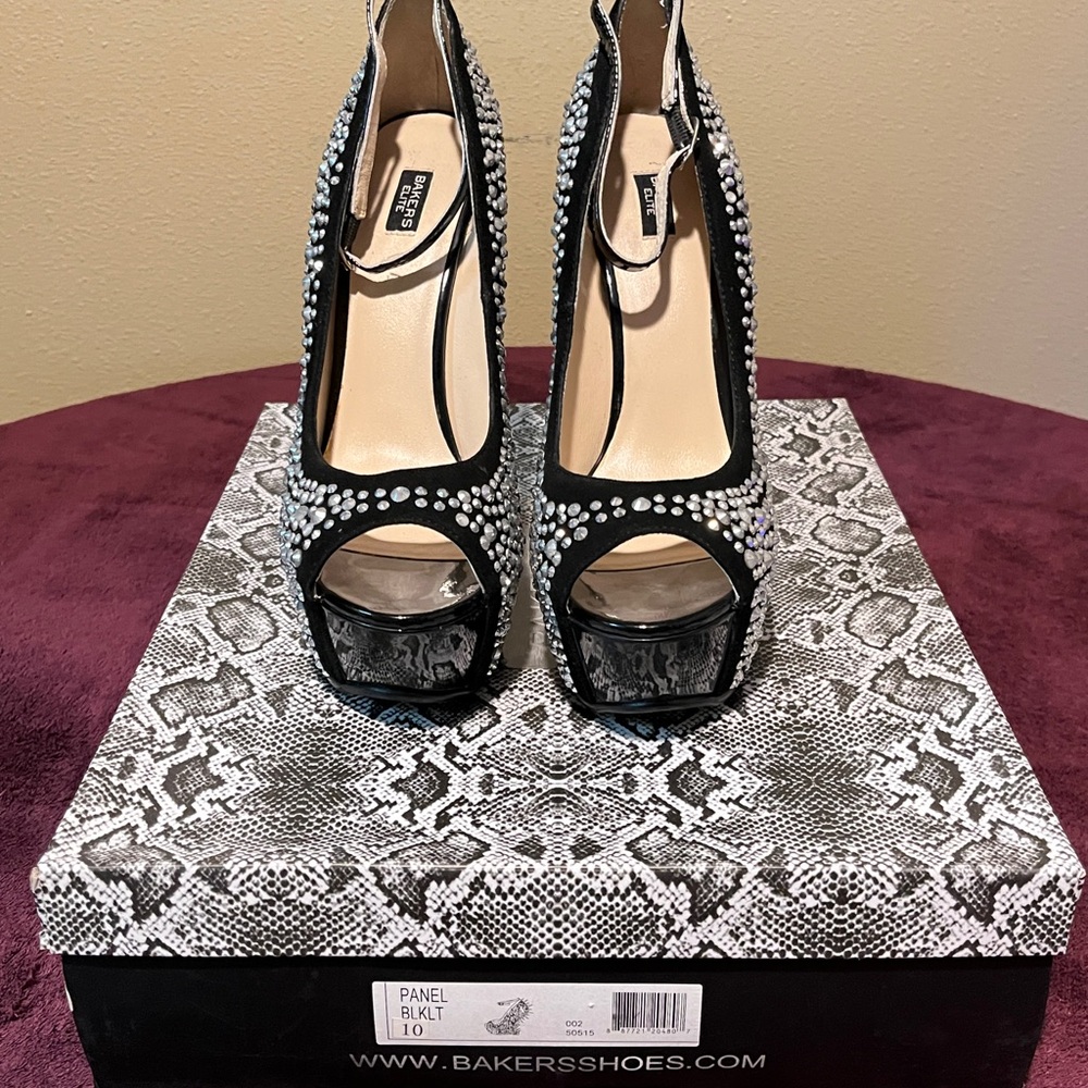 Women’s Bakers Elite Panel Black Wedges with Rhinestones & Spikes – Size 10